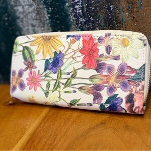 Botanical Floral Cottagecore Double Zip-Around Wallet – White Faux Leather (EUC)